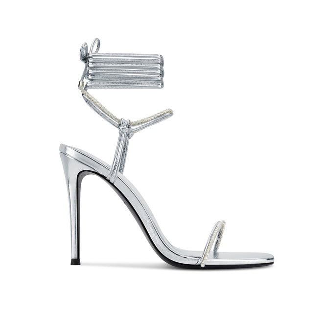 Cult Heels: Exceptional Talent in Shoe Design – Flor de Maria